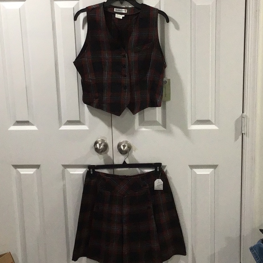 Girls Chic Red and Black Plaid Skort Set